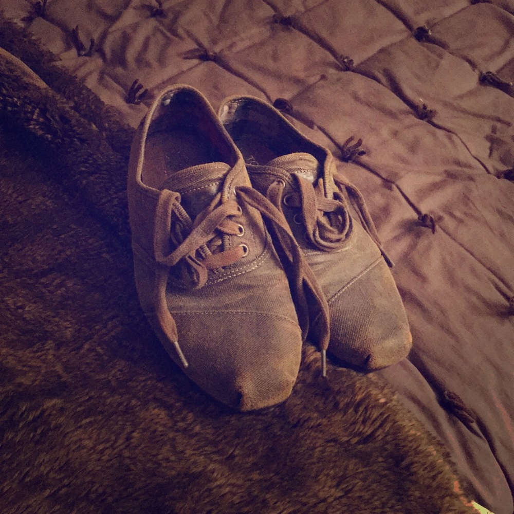 Dark brown twill Toms size M7 men’s/women’s